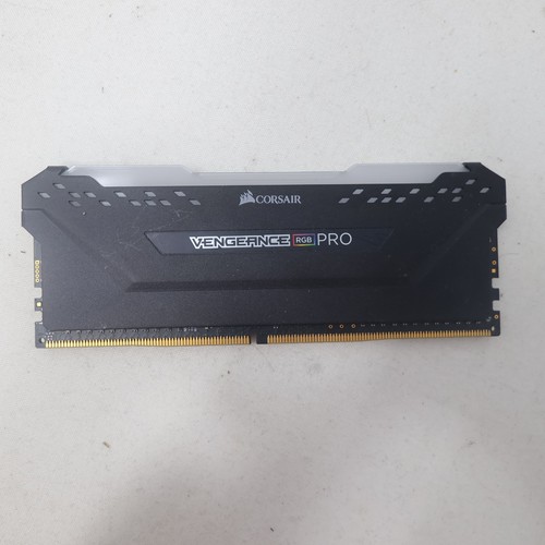 Corsair Vengeance RGB 8GB DDR4 3600MHz Desktop RAM Arbeitsspeicher DIMM Modul ungetestet