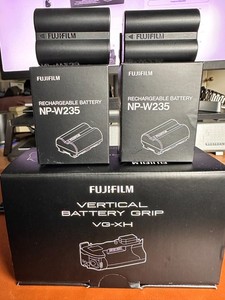 * EXCELLENT * FUJIFILM VG-XH Vertical Battery Grip for X-H2S +BONUS BATTERIES!!!