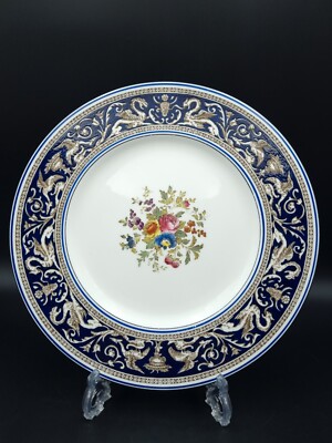 Wedgwood dunkelblau Florentiner Blumen Mitte Speiseteller - 1. Qualität