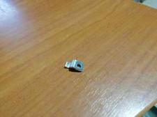  PIASTRINA GANCIO SPORTELLINO BAULETTO PIAGGIO VESPA PK 50 S  PK 125 S 216622