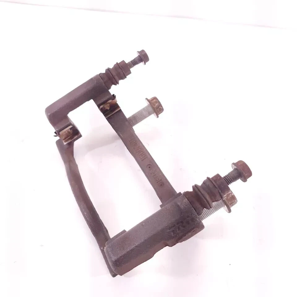 Soporte de pinza de freno delantero pasajero derecho Jeep Liberty Dodge Nitro 2008-2012 Foto 4 de 4