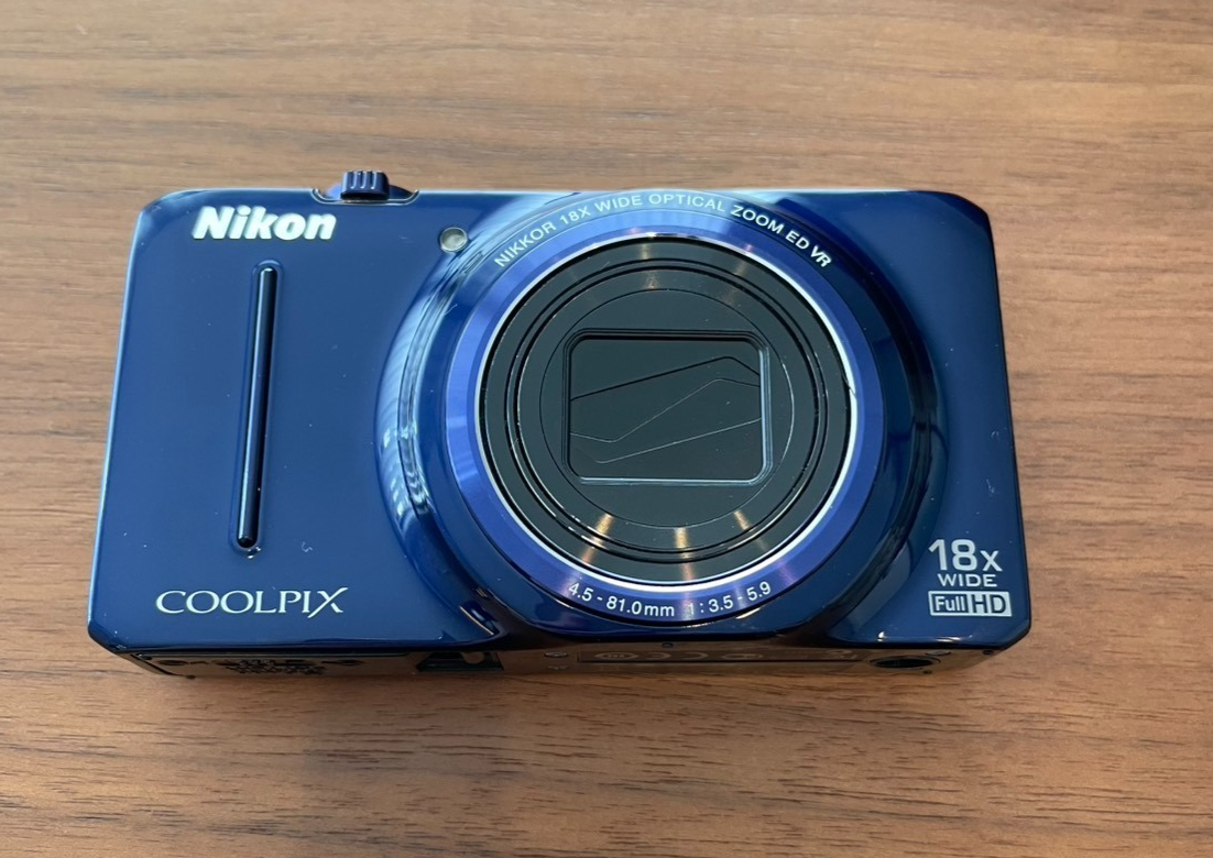 Nikon COOLPIX S9300 Black 16.0MP Digital Camera 18x Optica Zoom