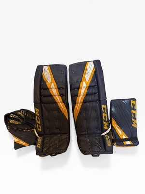 CCM Extreme Flex 4左手用 CCM Extreme Flex 4 Goalie Leg Pads 30” + Blocker + Glove INT-REG