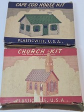 VINTAGE 1950s PLASTICVILLE CHURCH w BOX And Cape Cod Bachmann Bros House Kit