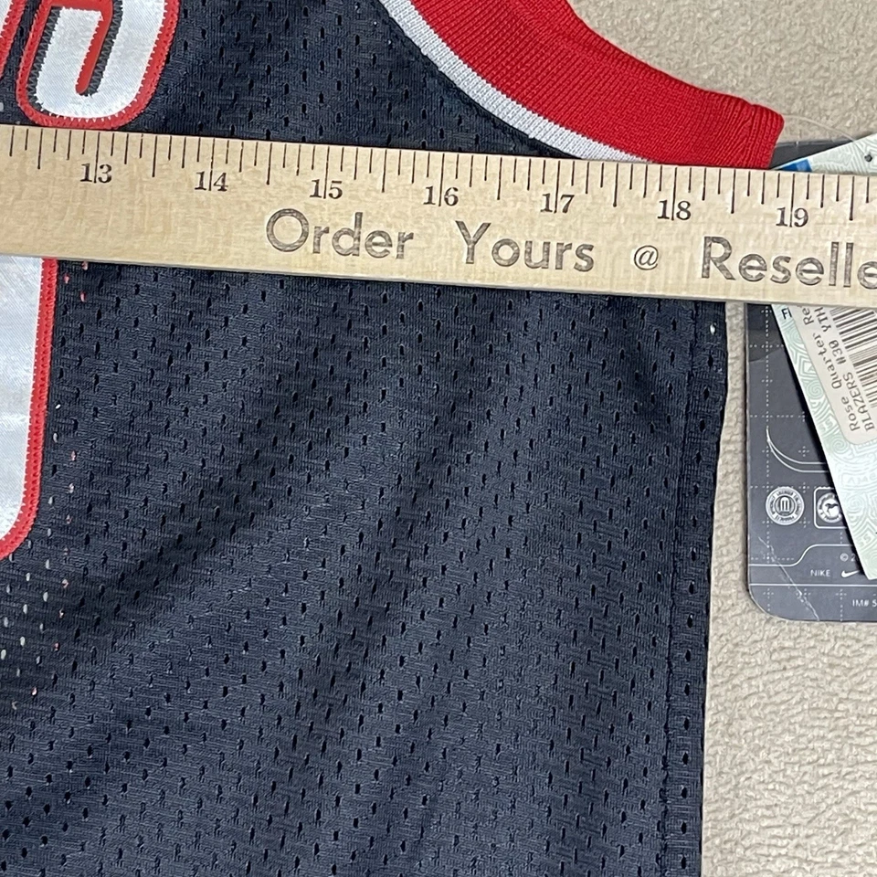Nike Team Vintage NBA Portland Trail Blazers Rasheed Wallace #30 Youth L Black - Image 4 of 4