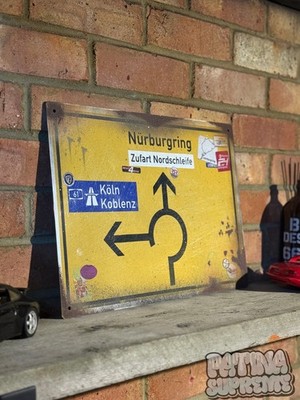 Nürburgring Retro Straßenschild rostig verwittert getragen der Ring Nordschleife