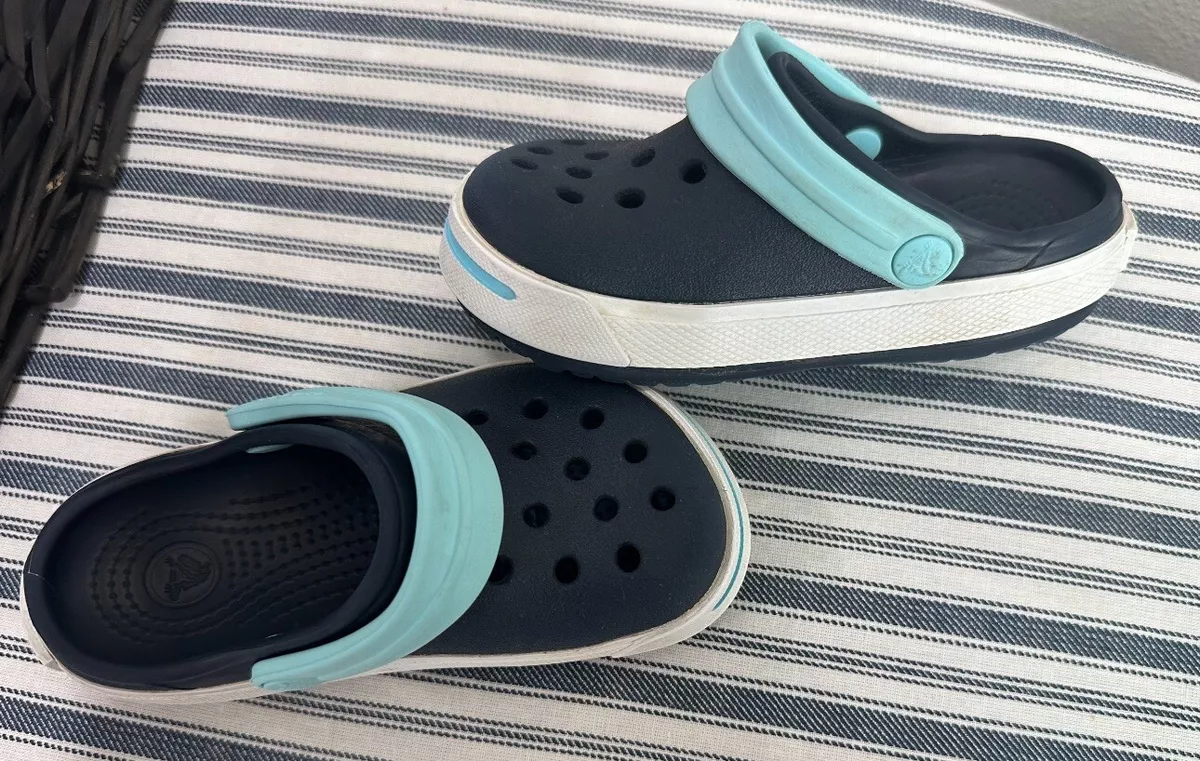 toddler boy crocs size 7c