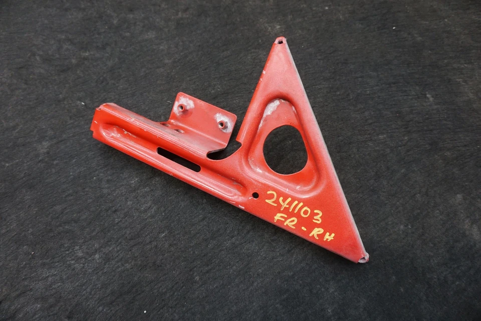 Set Front Left Right Fender Lower Mount 83960211 Ferrari California 2012-14 - Image 3 of 4