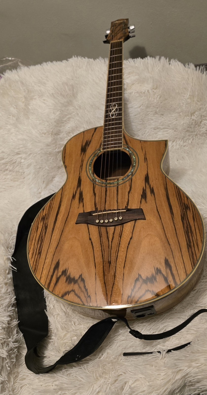 IBANEZ EXOTIC  ZEBRAWOOD  EW20ZWENT1201 Acoustic Electric Guitar W/ Case & Strap