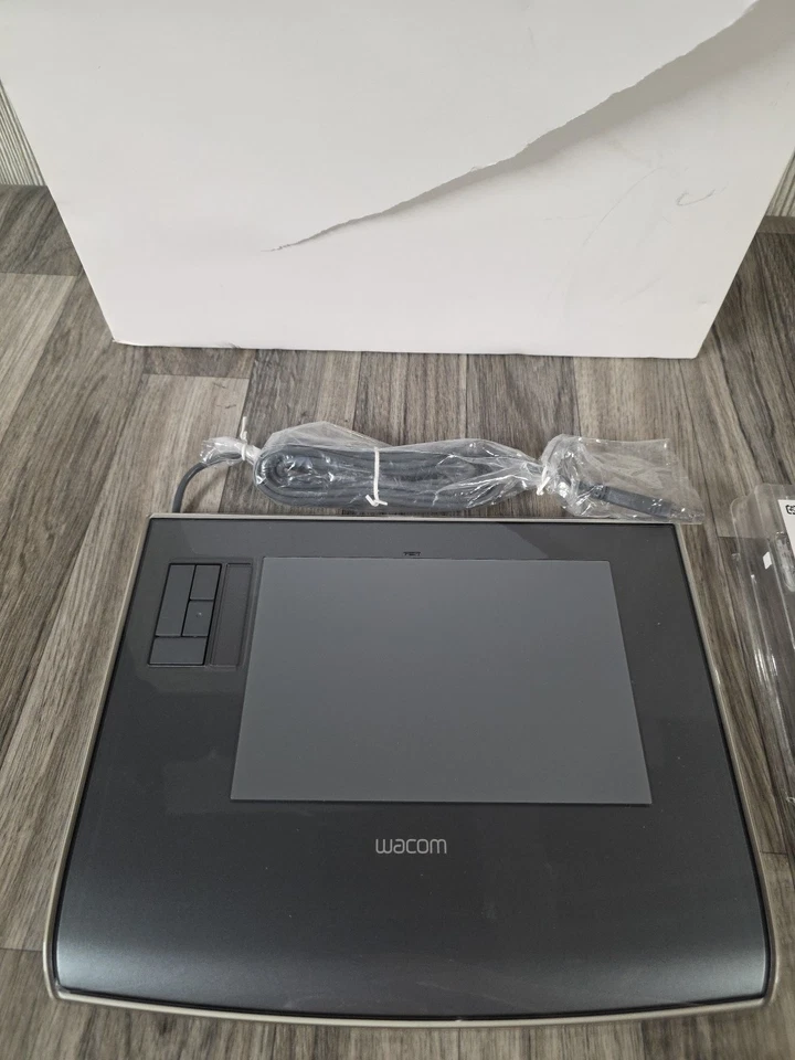 Wacom Intuos3 Professional 4x6 USB Graphics Tablet PTZ-431WJP TABLET ONLY - Image 2 of 4