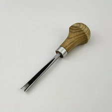V-Parting Chisel – 6mm Hand-Forged Steel Blade, Ash Handle, For Detail Carving.
