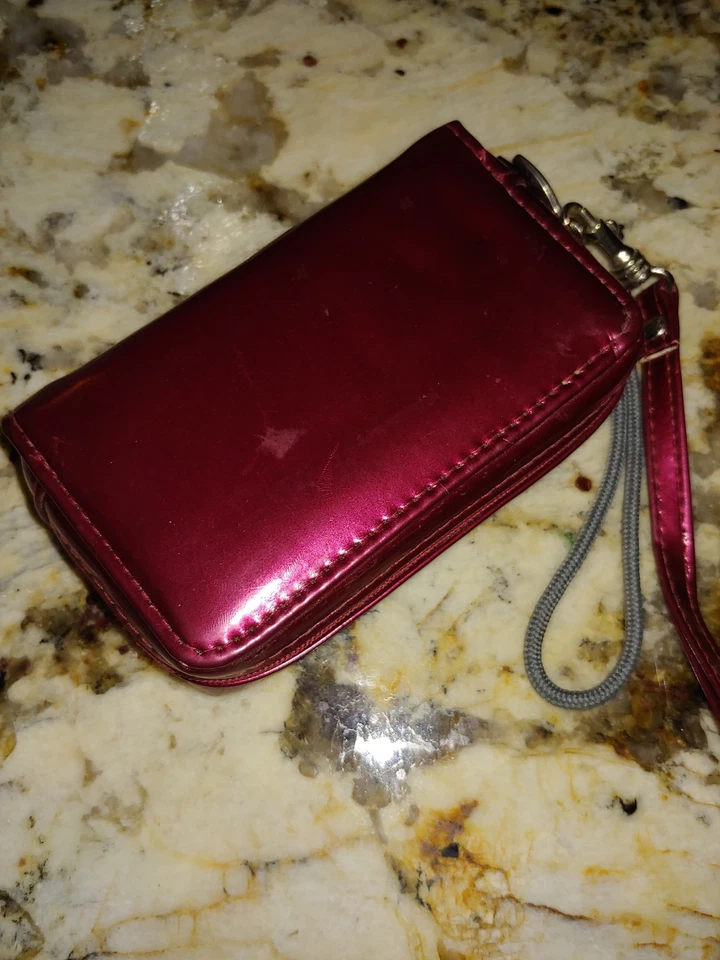 DXG TWIST High Definition Camcorder With Accessories In Original Packaging  - Image 2 of 4