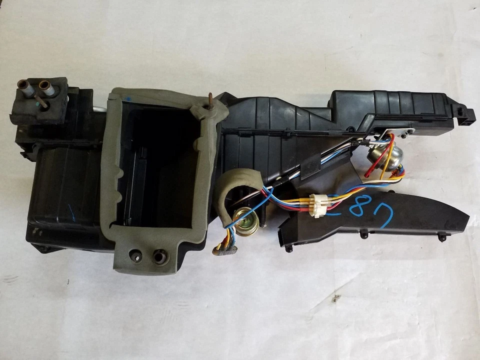 Корпус обогревателя задней панели | Подходит для Ford F150 / Bronco 1980-1996 годов выпуска - Изображение 4 из 4