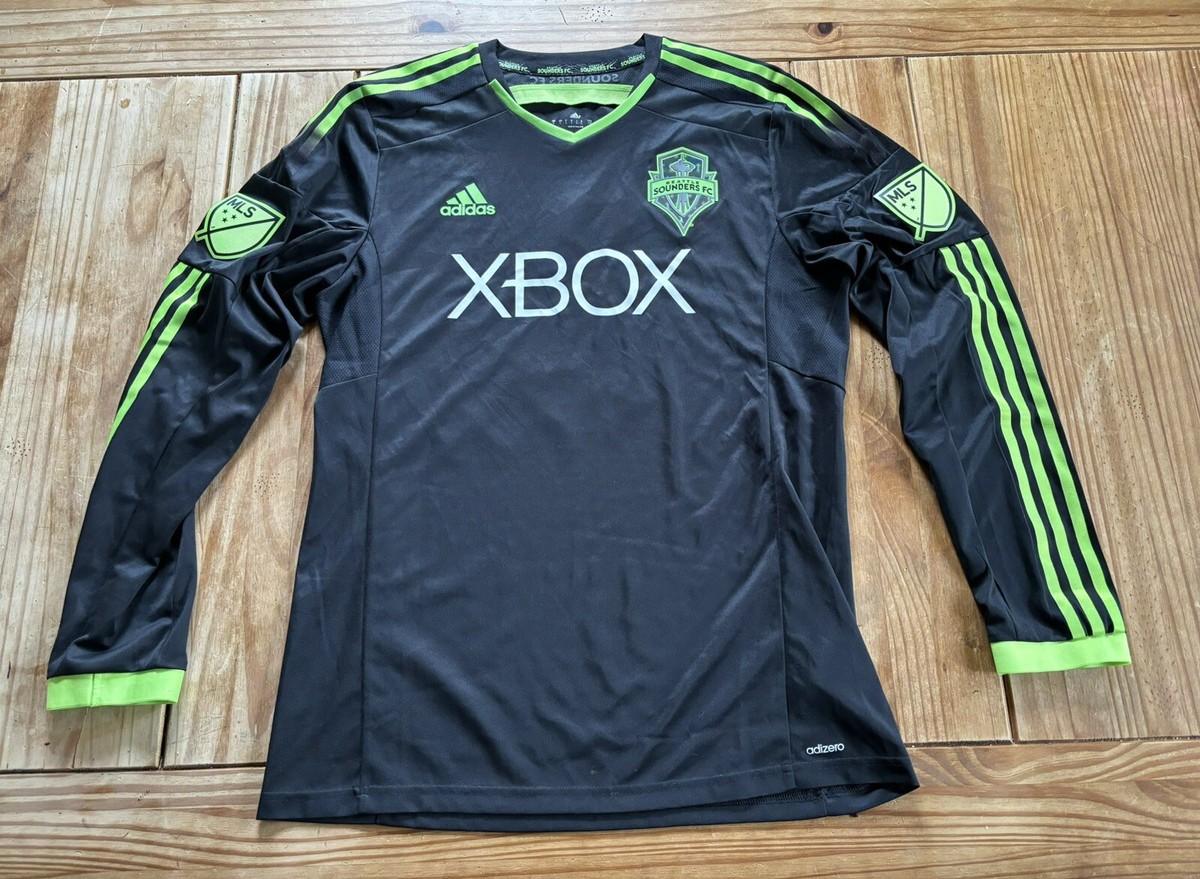 Brad Evans Signed Seattle Sounders Soccer 2014/15 Jersey Pitch