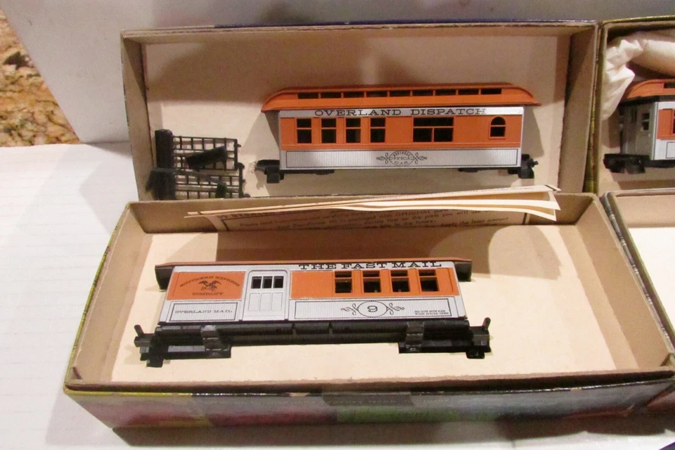 Ho Scale Roundhouse (5) 34' Overton Passenger Cars Kits "Overland" Lot#3383 - Image 2 of 4