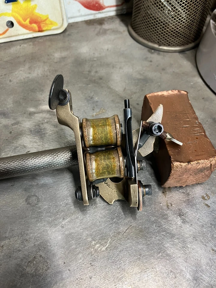 Aaron Cain, Zooliner de bronce Foto 2 de 4