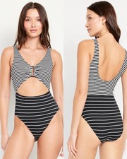 Old Navy Women  s Textured One-Piece Cut-Out Swimsuit 50 Size 3X Plus 
