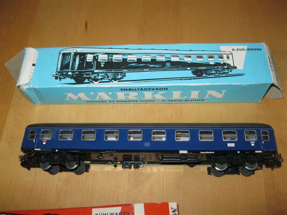 Märklin H0 Bundle – 11 x Passenger Cars, Freight Cars & Crane with Original Packaging  - Image 3 of 4
