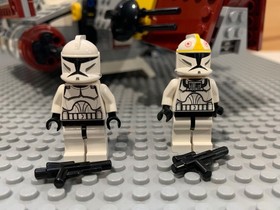 LEGO Star Wars 8019 Republic Attack Shuttle - Complete with Instructions