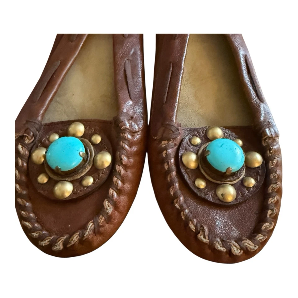 Mocasín Miu Miu Plano Cuero Marrón Dorado Tachonado Turquesa Talla EU 38 US 8 Mocasín Foto 3 de 4