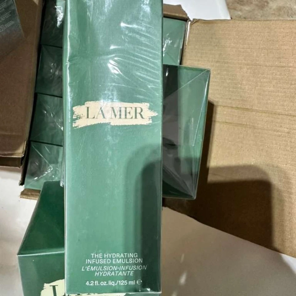La Mer Hydrating Infused Emulsion 4.2oz 125 ml - Image 2 of 4