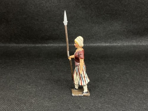 Damenfigur mit Speer von C.B.G Frankreich (gelb 686) gestreifter Rock - Bild 2 von 7