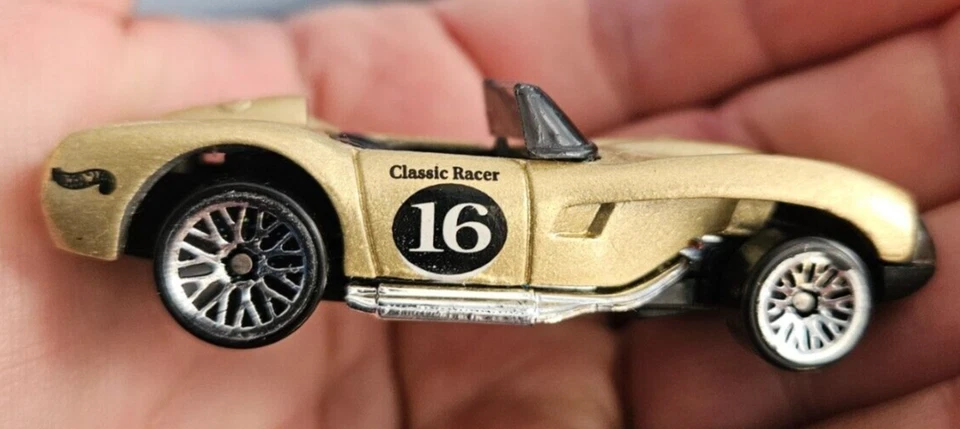 Hot Wheels 1990 Ferrari Classic Race #16 loose diecast car one of the classics - Image 3 of 4