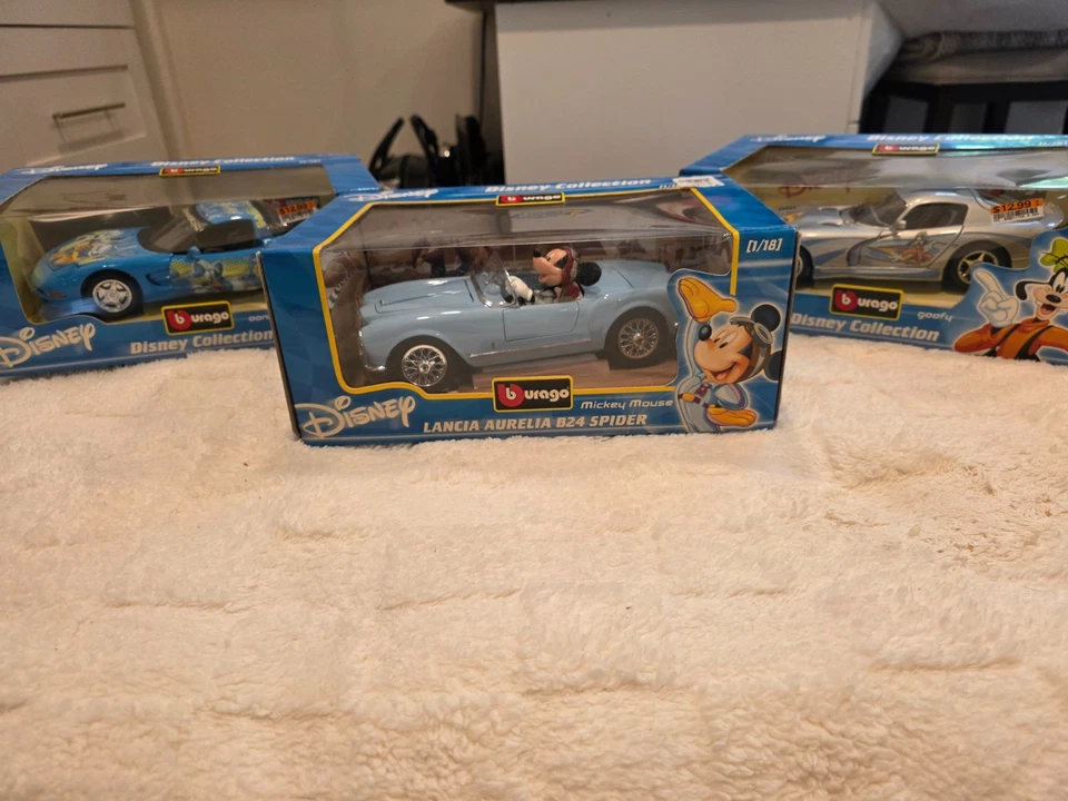 RARE Disney Trio Collection Bburago 1:18 Mickey Mouse, Donald Duck, & Goofy Cars - Image 2 of 4