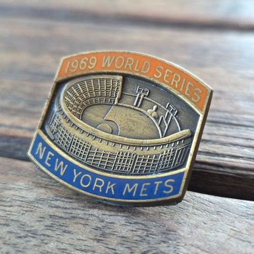 New York Mets World Series 1969 Baseball Press Pin - Picture 2 of 7