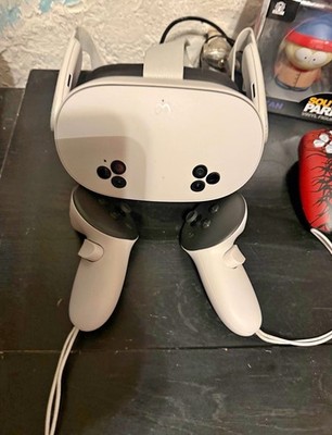 Pre-owned Oculus Meta Quest 3s 128 GB (White) Fully Working