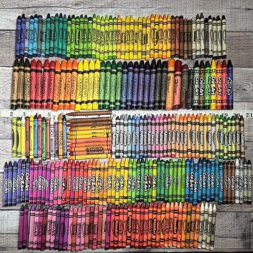 250 Vintage Crayons Mixed Lot RoseArt CraZart Playskool Penway Kmart 2lbs 13oz
