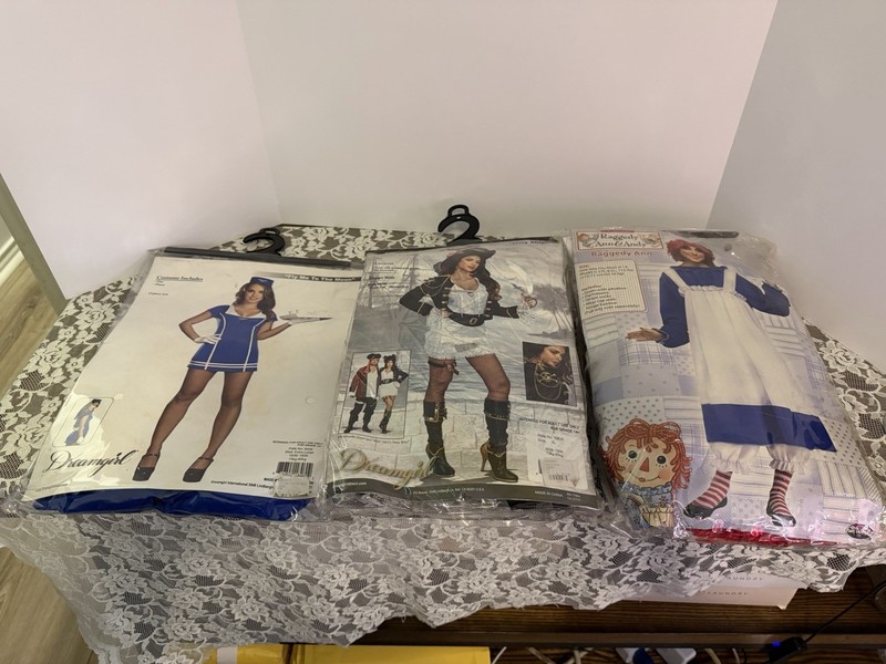 Women’s Costumes 3 With Bonus