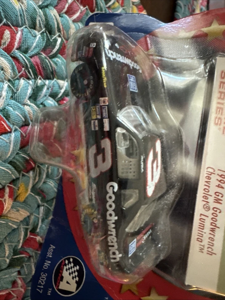 Dale Earnhardt #3 Goodwrench - Winner’s Circle Lifetime Series - Chevrolet 1994 Foto 3 de 4