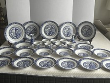 Blue Willow 28-Piece Complete Dinner Set   5-Part Collection
