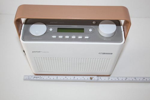 Acoustic Solutions Portal Radio portatile DAB/FM bianca con alimentatore - Foto 12 di 22