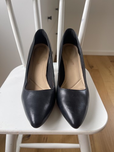 clarks 39 Black