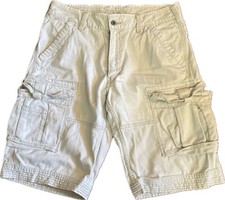 VTG Levis Men's Size 33 Khaki Beige Cargo Pockets Shorts Hiking Outdoor EUC