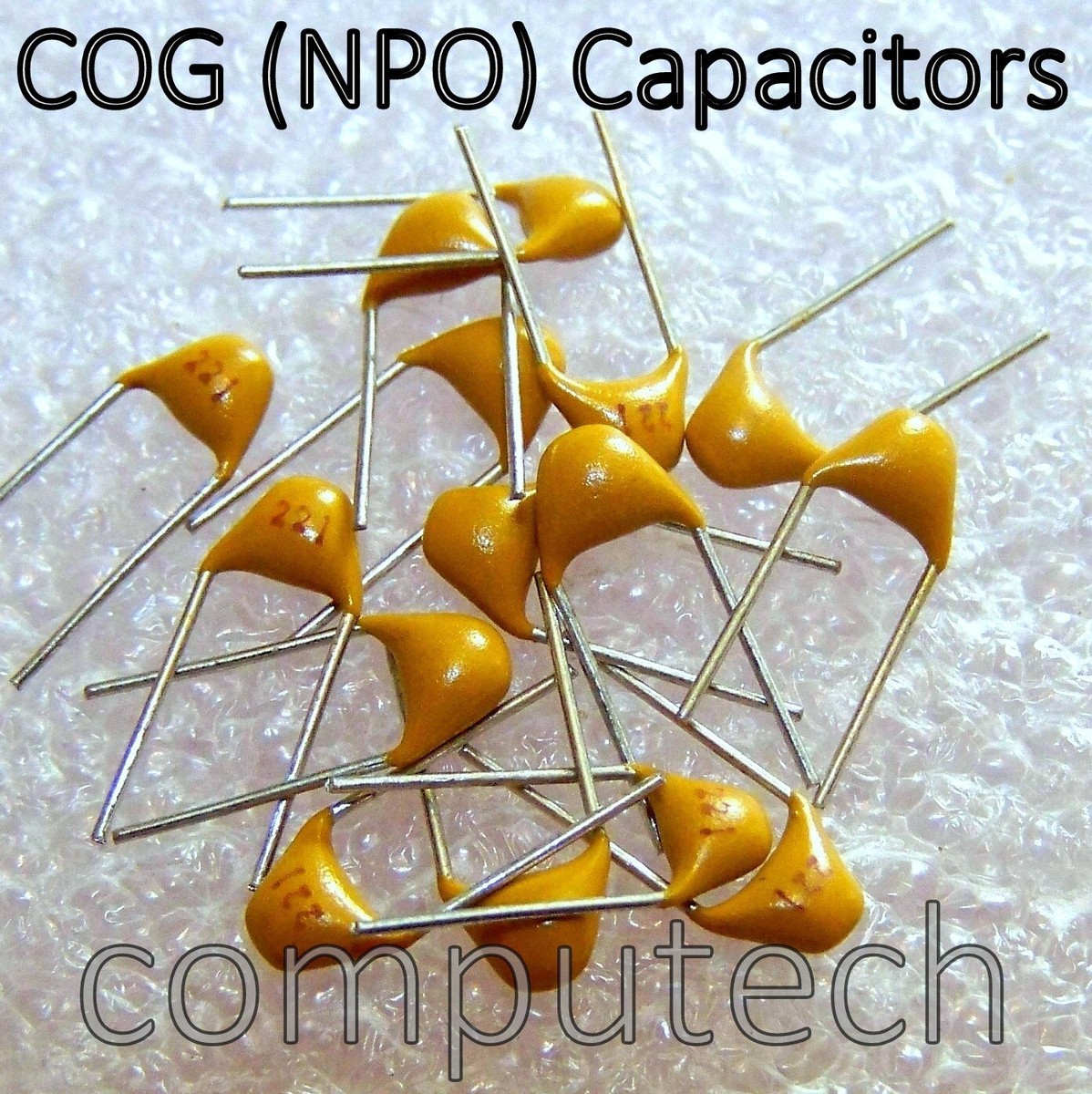 Condensatori Ceramici Multistrato DIP 820pF NPO COG 50V 5mm – Lotto Da 100 Pezzi