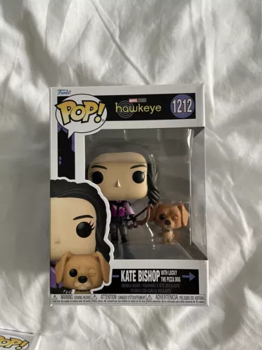EN MANO FUNKO POP VINILO OJO DE HALCÓN KATE BISHOP CON SUERTE EL PERRO DE LA PIZZA #1212