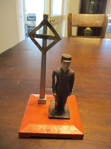 Lionel No. 1046 Tin Flagman Crossing Guard RR Crossing Look For Locomotive
