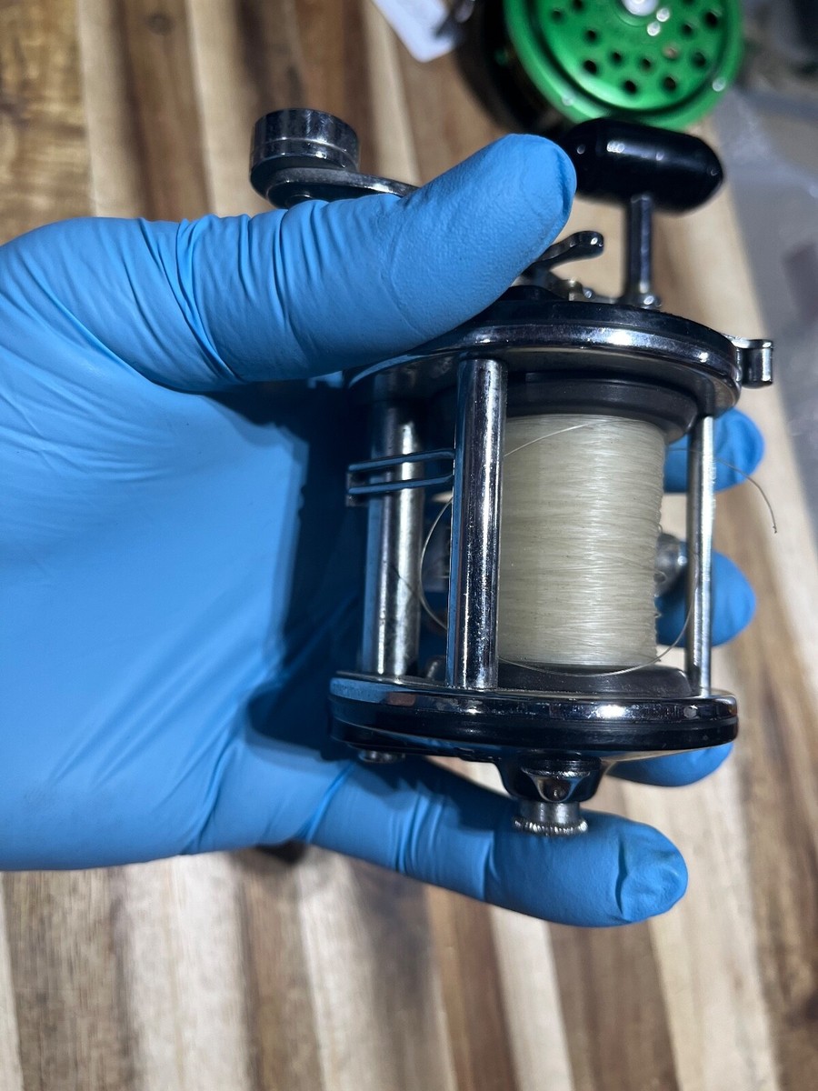 Vintage Penn level wind 9 (30N-9 bottom foot) fishing reel