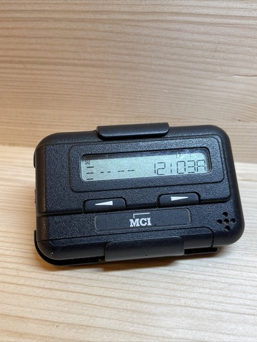 Uniden Pager XLT9000 MCI Black LCD Display Pager w/clip - Picture 4 of 11