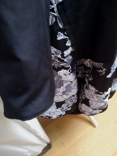 KAMUFLAGE ausgefallene Langjacke Mantel schwarz grau weiss Blumenmuster Gr. L - Bild 8 von 11