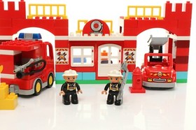 Lego DUPLO Town Fire Set 10593 Fire Station very good 2015