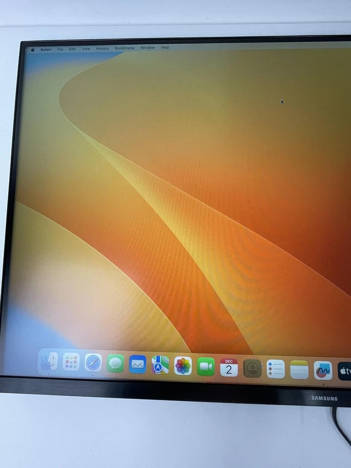 SAMSUNG 32-Inch Flat Computer Monitor, 75Hz, Borderless Display, (Read) - Image 2 of 4