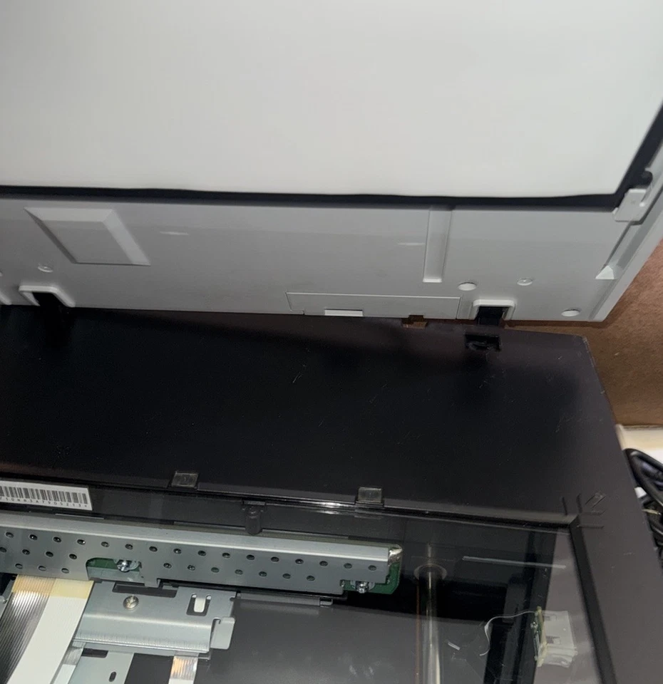 Escáner fotográfico Epson Perfection V550 imágenes de alta resolución con bandejas y cables Foto 3 de 4