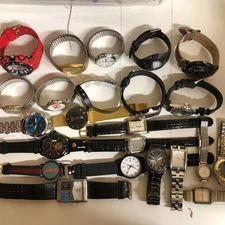 Approx 24 Assorted Mens Watches Untested Vintage New Parts Repair Good