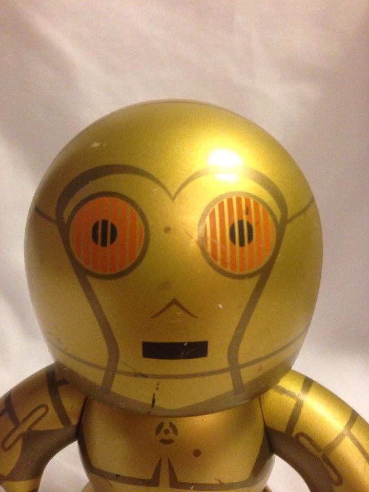 Figura de acción Hasbro Mighty Muggs Star Wars C3PO de colección Foto 2 de 4