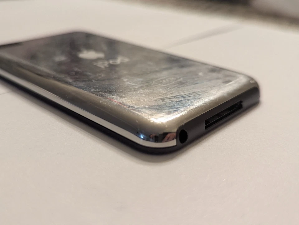 Apple iPod touch 1st Generation Black 16GB A1213 Tested Working - Image 4 of 4