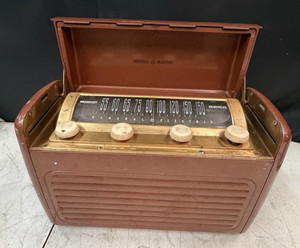 Vintage GE Model 250 Portable Tube Radio Metal Case